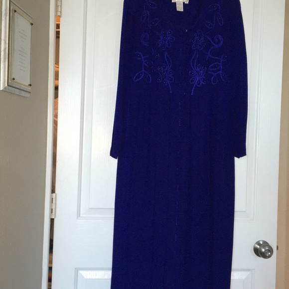 Women’s Dress - Picture 1 of 6